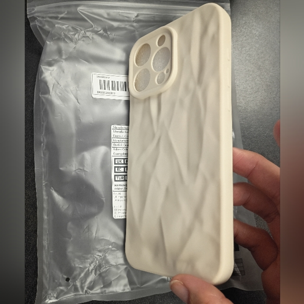 iPhone 16 Pro Max Cream Matte Silicone Fitted Case Protective Skin - Picture 4 of 7